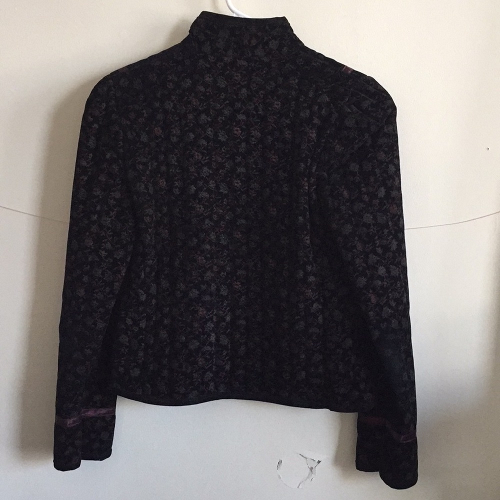 Velvet purple quilted blazer. - Picture 4 of 4